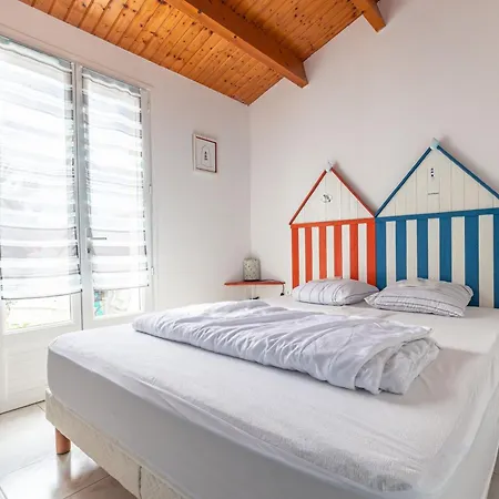 Maison La Petite Oleronaise * سان بيار دو أوليرون
